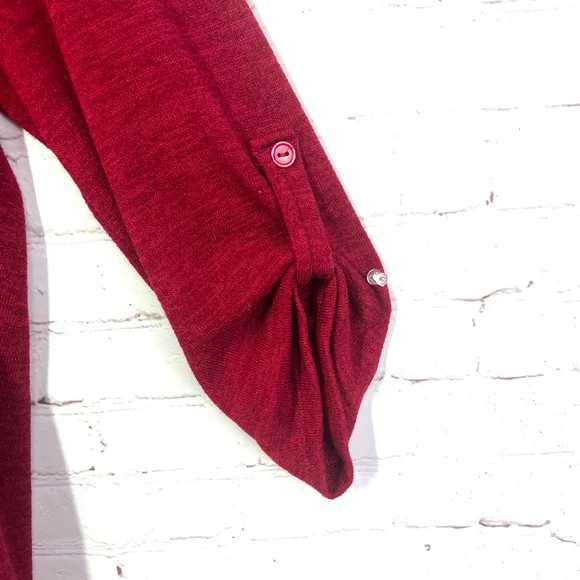🏷️|•COCO AND MAIN•| Red 3/4 Sleeve Top - Picture 2 of 9
